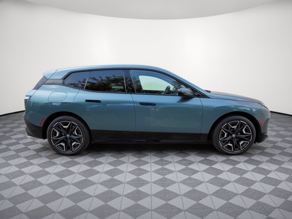 Used 2024 BMW iX xDrive50 w/ Premium Package AWD/4WD image 8