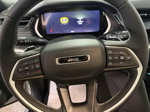 New 2026 Jeep Grand Cherokee Limited image 10