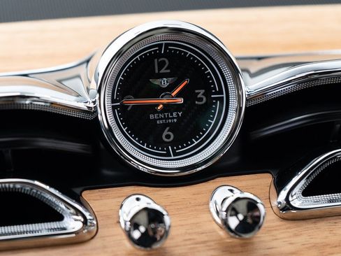 New 2025 Bentley Bentayga Extended Wheelbase image 37