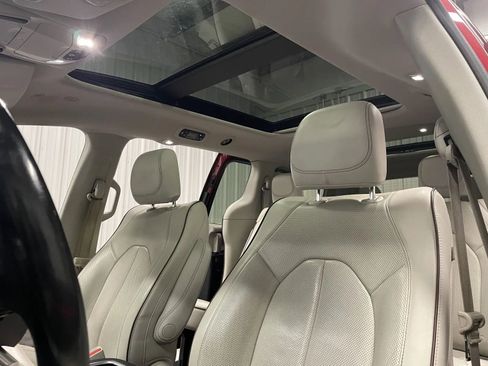 Used 2019 Chrysler Pacifica Limited w/ Tire & Wheel Group image 38