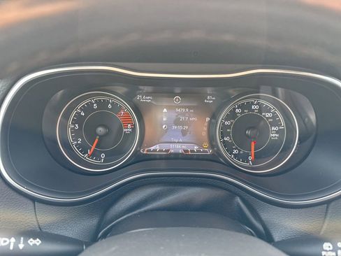 Used 2020 Jeep Cherokee Trailhawk w/ Cold Weather Group AWD/4WD image 7