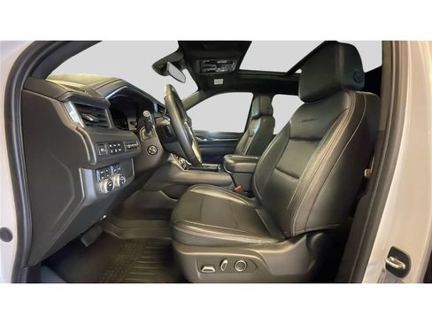 Used 2023 GMC Yukon XL Denali AWD/4WD image 12