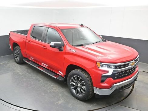 Used 2024 Chevrolet Silverado 1500 LT w/ Z71 Off-Road Package AWD/4WD image 31