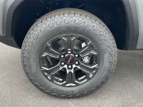 New 2025 GMC Canyon Elevation w/ Convenience Package image 9