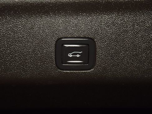 Used 2021 Chevrolet Tahoe Premier AWD/4WD image 26