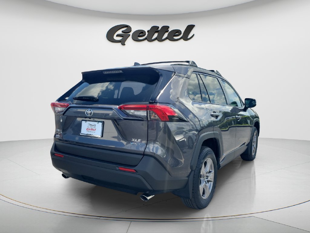 Used 2025 Toyota RAV4 XLE AWD/4WD image 5