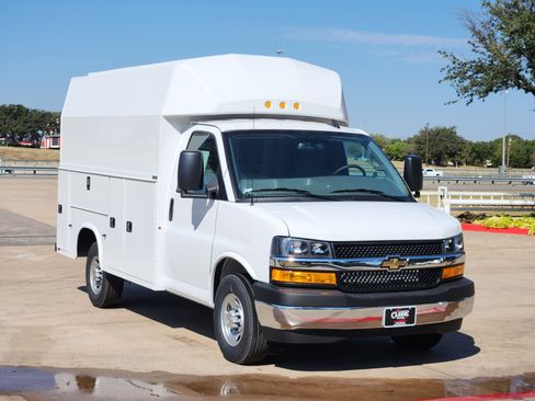 New 2025 Chevrolet Express 3500 w/ Power Convenience Package image 2