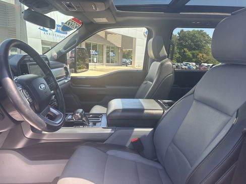 Used 2022 Ford F150 Lariat w/ Equipment Group 502A High image 10