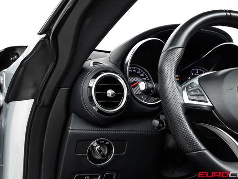 Used 2019 Mercedes-Benz AMG GT Roadster image 27