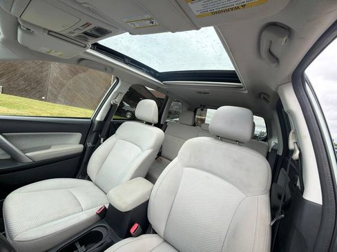 Used 2017 Subaru Forester 2.5i Premium w/ All-Weather Package AWD/4WD image 17