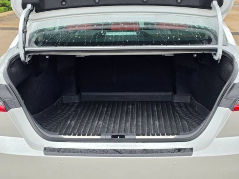 Used 2025 Toyota Camry Hybrid AWD/4WD image 33