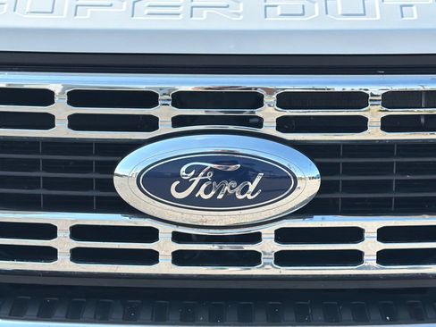 Used 2024 Ford F250 XLT AWD/4WD image 32