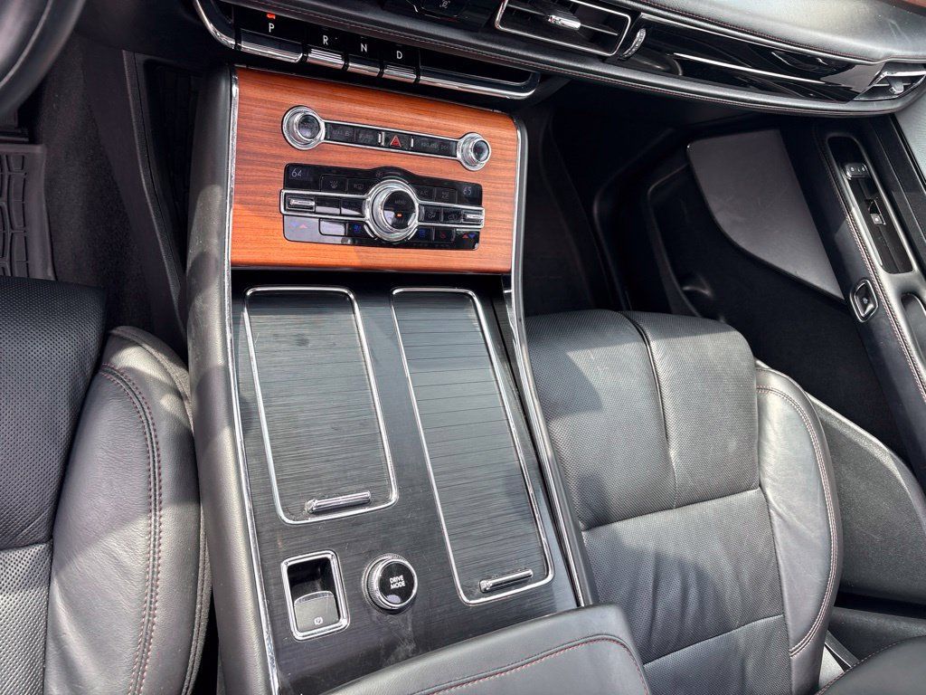 Used 2020 Lincoln Aviator Reserve w/ Equipment Group 201A RWD image 16