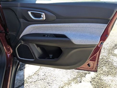 Certified 2022 Jeep Compass Latitude image 26