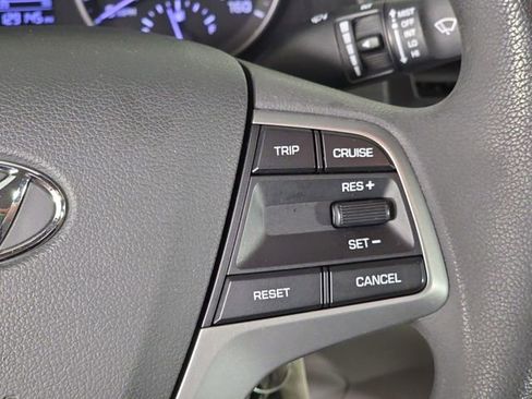 Used 2017 Hyundai Elantra SE image 31