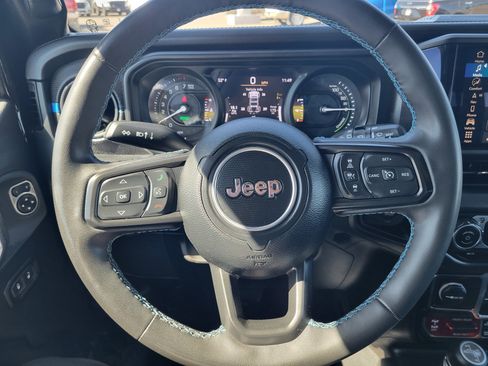 Used 2024 Jeep Wrangler Unlimited Rubicon 4xe w/ Technology Group image 8