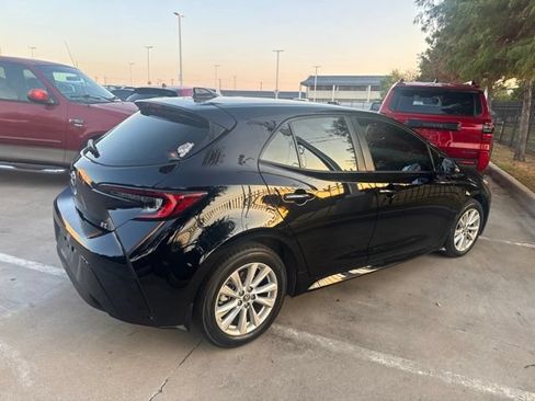Used 2023 Toyota Corolla SE FWD image 3