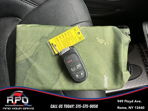 Used 2020 Jeep Cherokee Limited image 35