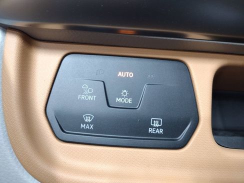 New 2025 Volkswagen ID. Buzz 1st Edition image 21