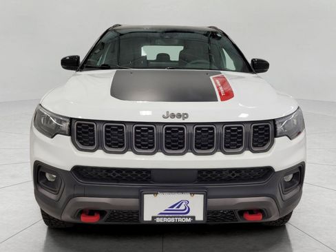 Used 2025 Jeep Compass Trailhawk AWD/4WD image 14