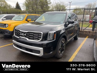 Used 2024 Kia Telluride S w/ S Sunroof Package