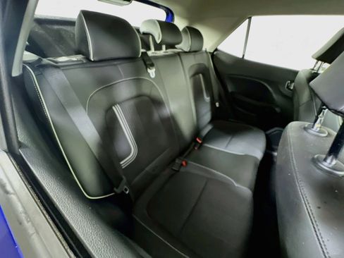 Used 2023 Hyundai Venue Limited w/ Cargo Package FWD image 25