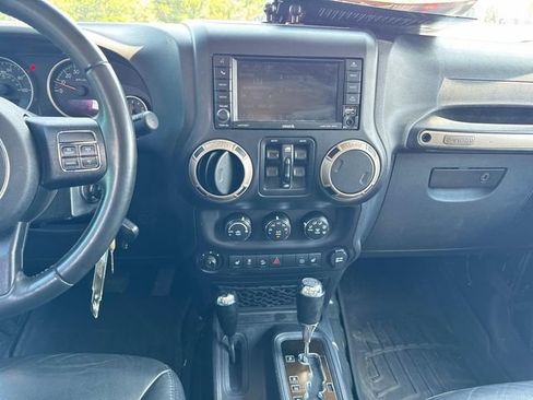 Used 2016 Jeep Wrangler Unlimited Sahara AWD/4WD image 20