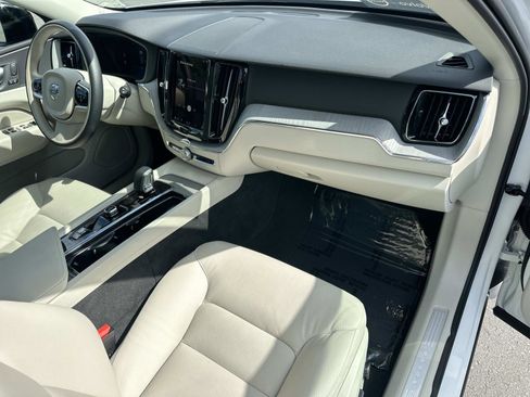 Certified 2025 Volvo XC60 T8 Plus w/ Protection Package Premier image 26