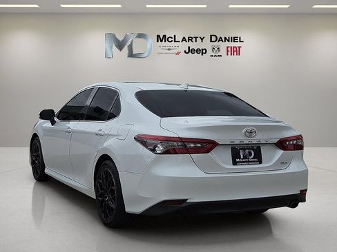 Used 2024 Toyota Camry XLE FWD image 4