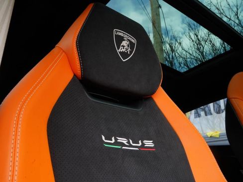 Used 2022 Lamborghini Urus AWD/4WD image 65