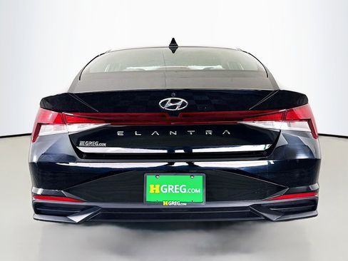 Used 2023 Hyundai Elantra SE w/ Cargo Package image 8