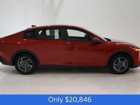 New 2025 Kia K4 LXS image 3