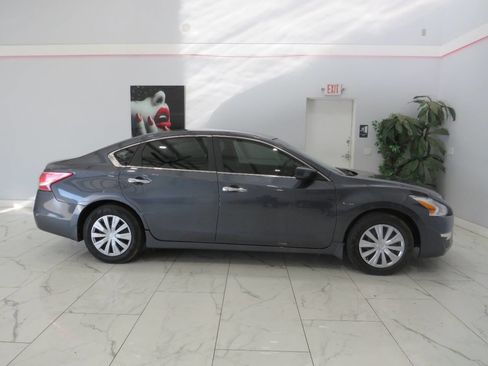 Used 2013 Nissan Altima 2.5 S image 3