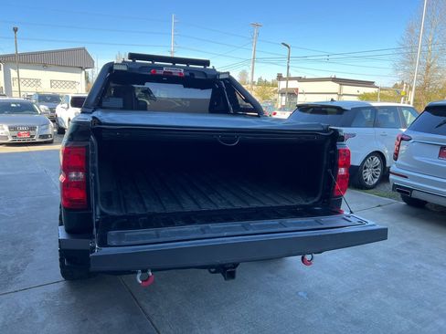 Used 2018 Chevrolet Silverado 1500 LT w/ Redline Edition AWD/4WD image 14