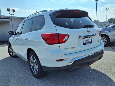 Used 2019 Nissan Pathfinder SL AWD/4WD image 32