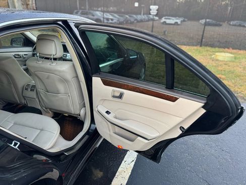 Used 2014 Mercedes-Benz E 350 Sedan image 15