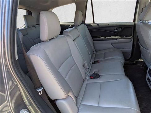 Used 2016 Honda Pilot Touring image 21