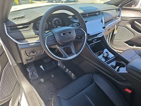New 2026 Jeep Grand Cherokee L Limited AWD/4WD image 17