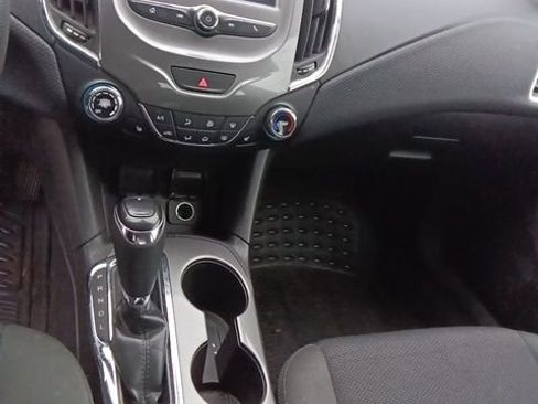 Used 2018 Chevrolet Cruze LT w/ LT Fleet Convenience Package image 14