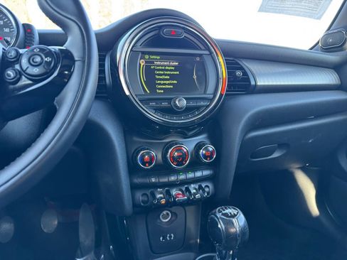 Used 2017 MINI Cooper 2-Door Hardtop image 15