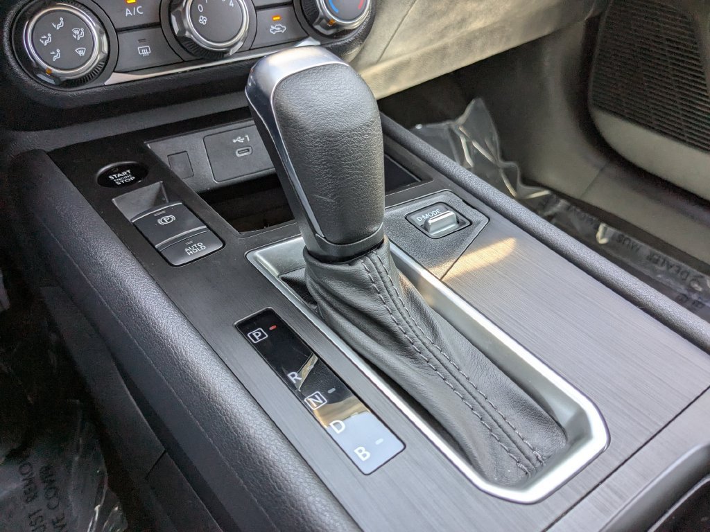Used 2025 Nissan Kicks SV FWD image 22