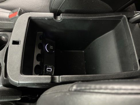 Used 2019 Jeep Cherokee Limited AWD/4WD image 26