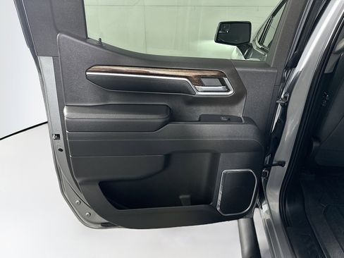 Used 2023 GMC Sierra 1500 SLE image 25