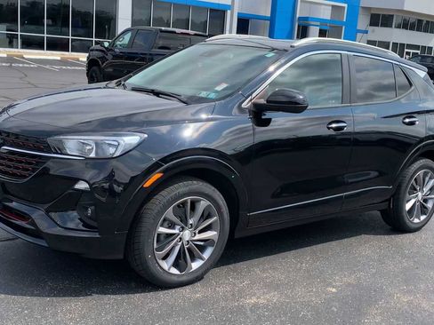 Certified 2020 Buick Encore GX Preferred w/ Sport Touring Package AWD/4WD image 4