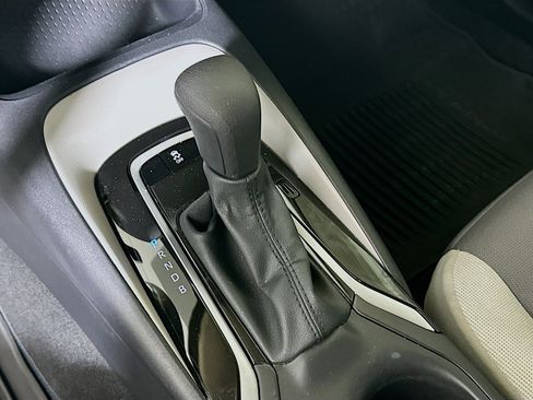 Used 2025 Toyota Corolla LE FWD image 20