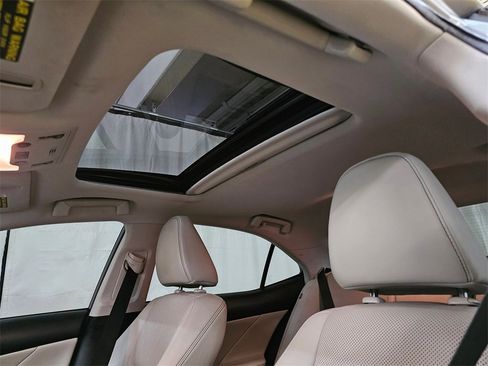 Used 2014 Lexus IS 250 image 22