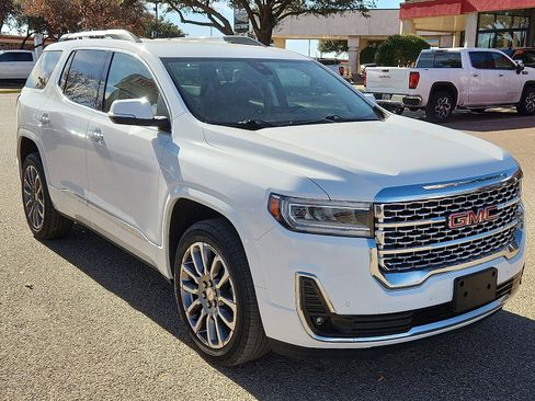 Used 2023 GMC Acadia Denali image 6