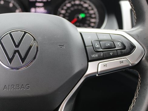 Certified 2021 Volkswagen Atlas Cross Sport SE image 12