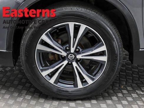 Used 2020 Nissan Rogue SV w/ Premium Package image 35