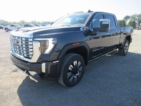 New 2026 GMC Sierra 2500 Denali w/ Denali Reserve Package image 11